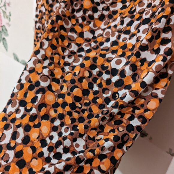 Cleo V-Neck - Picture 3 of 4